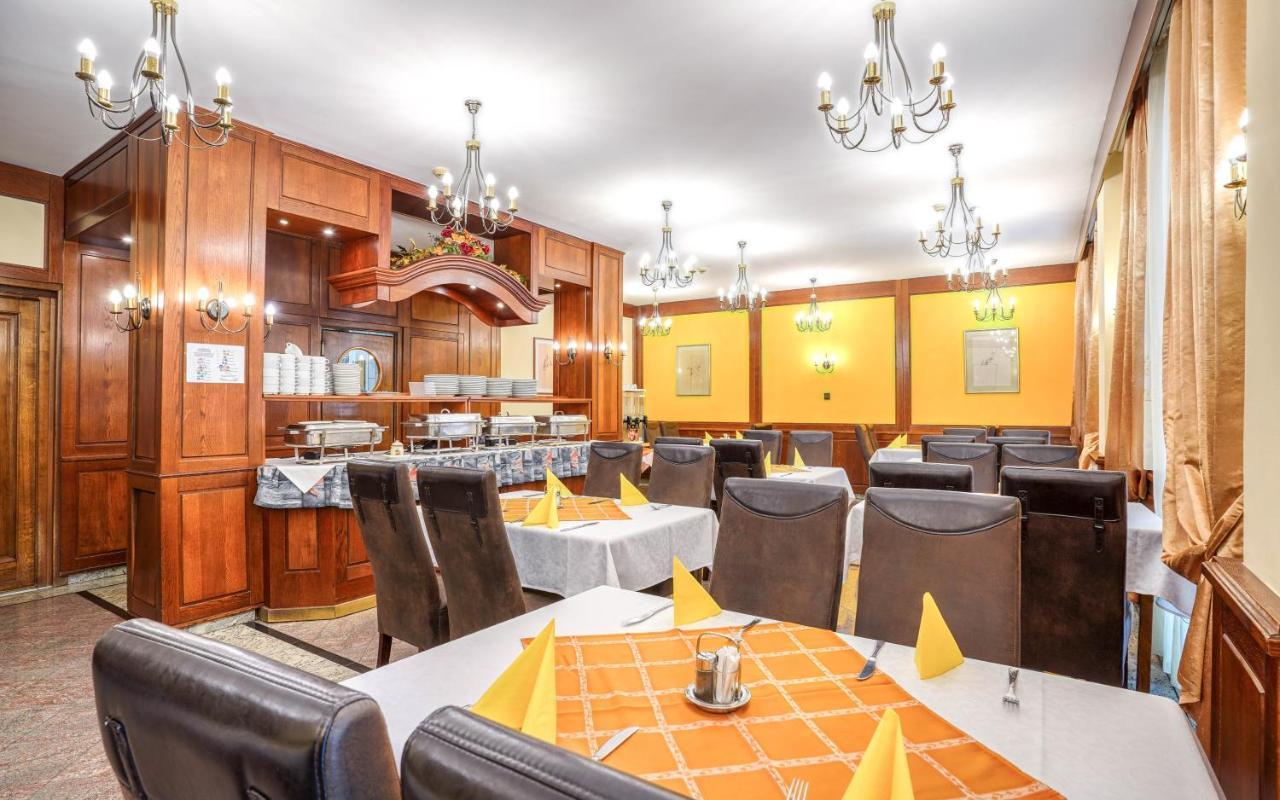 Hotel Erzsebet ヘーヴィーズ エクステリア 写真