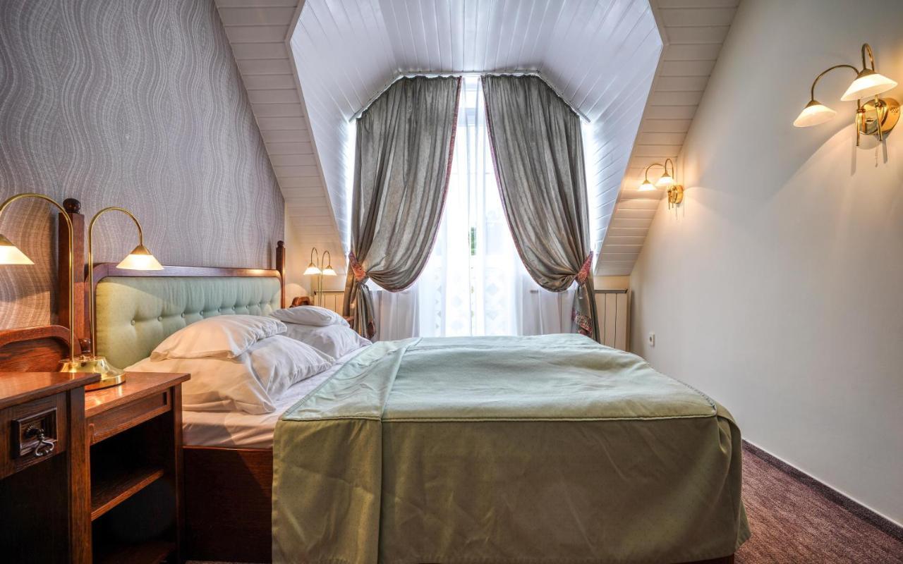 Hotel Erzsebet ヘーヴィーズ エクステリア 写真