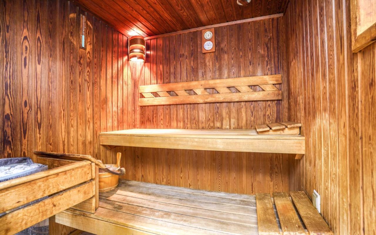 Hotel Erzsebet ヘーヴィーズ エクステリア 写真