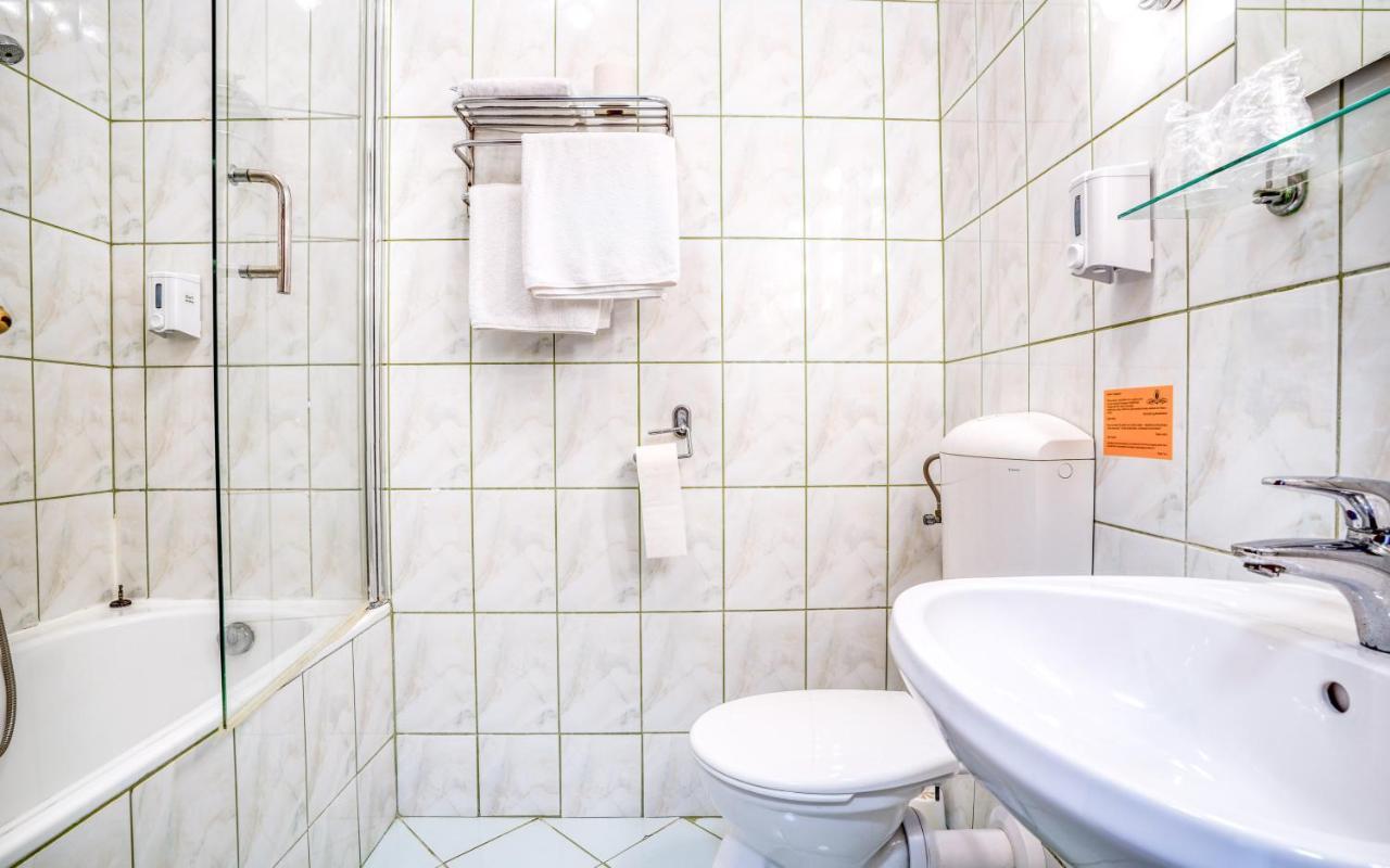 Hotel Erzsebet ヘーヴィーズ エクステリア 写真