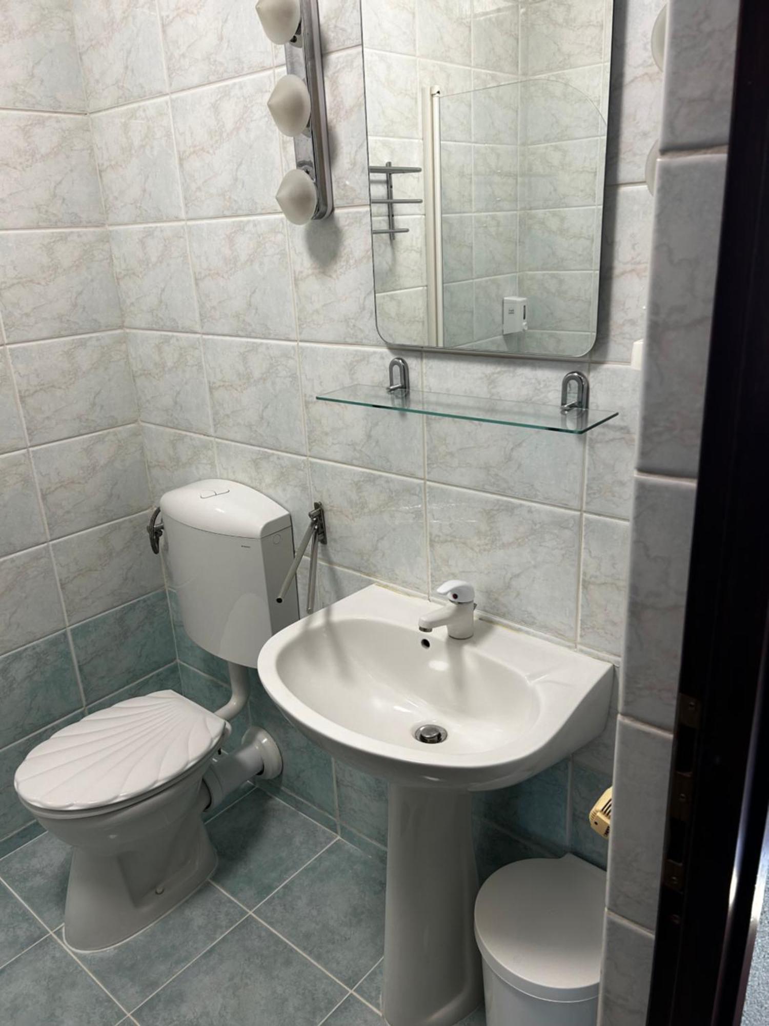 Hotel Erzsebet ヘーヴィーズ エクステリア 写真