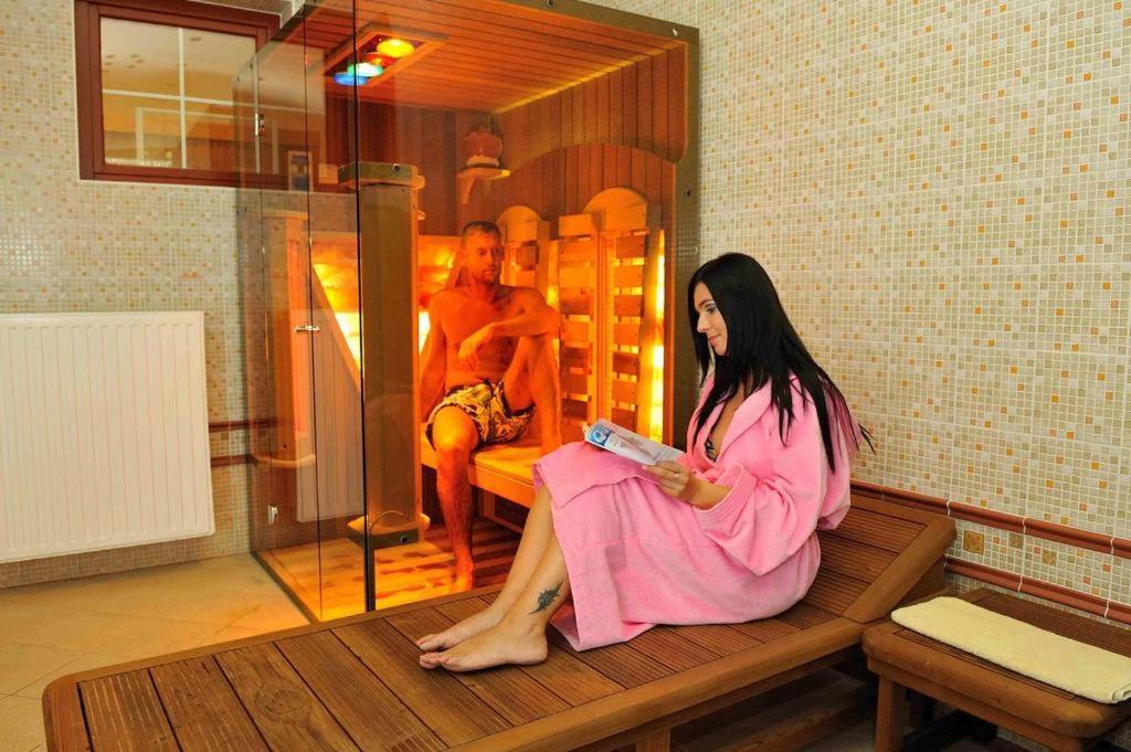 Hotel Erzsebet ヘーヴィーズ エクステリア 写真