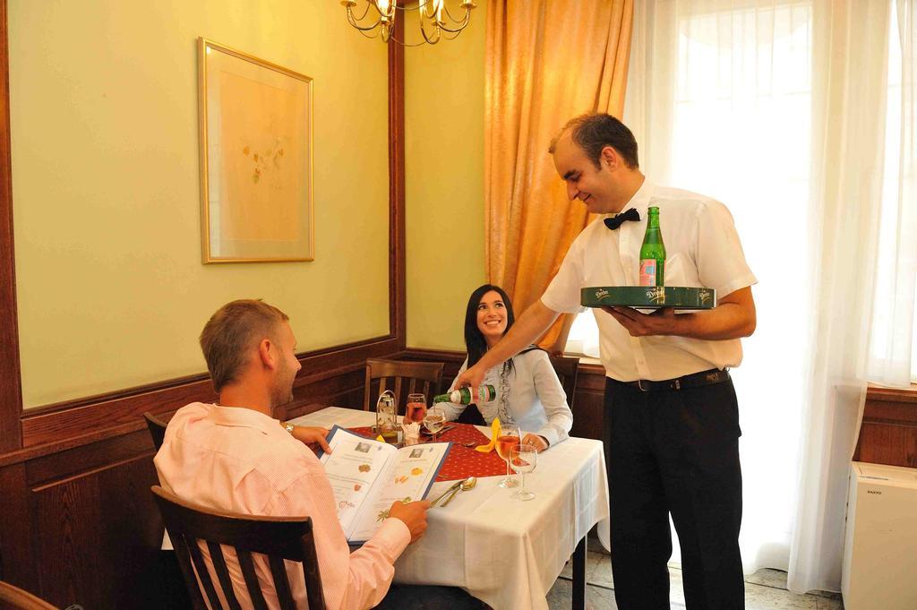 Hotel Erzsebet ヘーヴィーズ エクステリア 写真